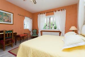 B&B / Chambres d'hotes Mas Du Roc Bed & Breakfast : photos des chambres