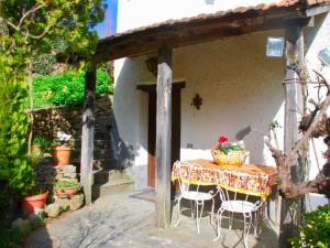 Rustic Holiday Home in Stellanello with Private Garden