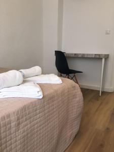 Standard Single Room with Shared Bathroom room in RoomConcept Hostel