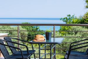 Family Room with Sea View room in Kapsogeorgis Rooms