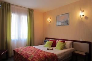 Hotels Hotel SABLES D'O et son restaurant LE 16 BIS : photos des chambres