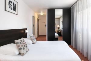 Hotels Best Western Hotel Mediterranee Menton : photos des chambres