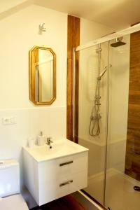 Pod Dębami - pokoje na Mazurach