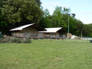 Campings Camping Les Chenes Verts : photos des chambres