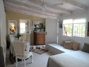 Cabană Casa con jardín frente Playa de Burriana Burriana Spania