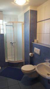 Two-Bedroom Apartment with Balcony and Sea View room in Apartments Padovan
