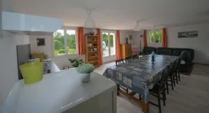 ecrin de fleurs et verdure - Le Perron