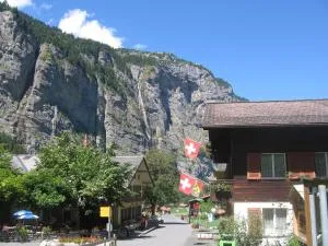 Hotel-Restaurant Stechelberg Bed & Breakfast - Gimmelwald