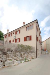 Contrada del Nonno Apartments (city center - private parking on-site)