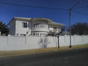 Oppihoek Gastehuis - Kroonstad