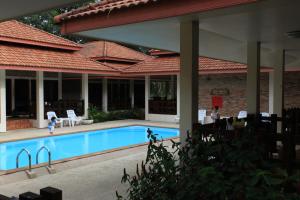 Chaya Resort