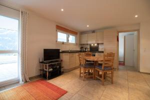 Chalet Canadian Corner