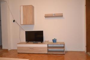 PAKOŠTANE, SPACIOUS AP 6+2