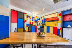 House Mondrian 