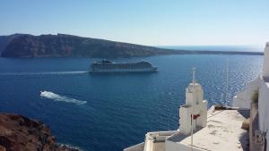 Fotinos Houses Santorini Greece