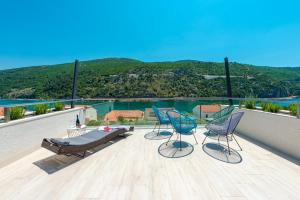 Villa Lu sea view-gym-sauna-hot tub,pool 