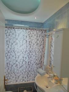 Athens Metro Mall Apart