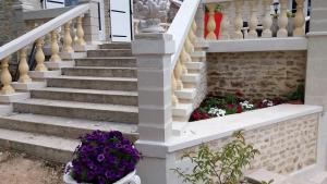 B&B / Chambres d'hotes LES ORCHIDEES Ch Hotes B&B 14 personnes Jaunay-Clan : photos des chambres
