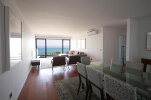 Spacious luxury holiday apartment with a great view, Funchal, free wifi and parking