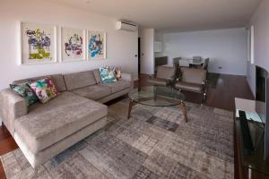 Spacious luxury holiday apartment with a great view, Funchal, free wifi and parking