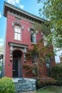 Downtown Memphis Shellcrest Apartments - Memphis