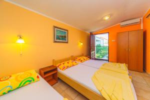 Rooms Lilic with Bath and Kitchen