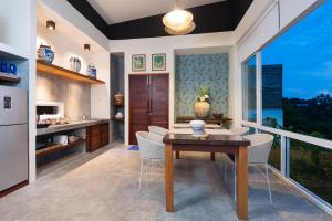 Overthemoon Luxury Pool Villas