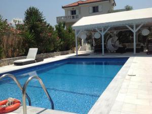 Chiqui luxury apartments Alonissos Greece