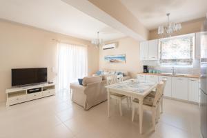 Two bedrooms apartment with big garden Rhodes Greece