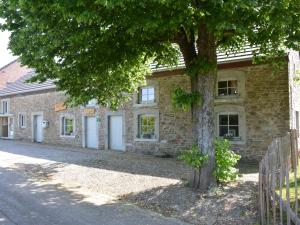 Vintage Farmhouse in Durbuy with Roofed Garden