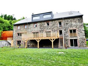 Combination of two renovated homes near Redu with garden