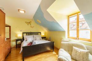 Old Town Charles Apartments