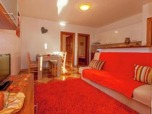 Spacious Apartment in Dramalj with Swimming Pool 