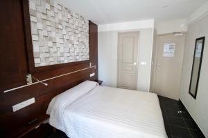 Hotels Hotel des Pyrenees : photos des chambres