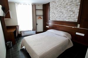 Hotels Hotel des Pyrenees : photos des chambres