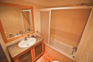 Apartamento T1 em Lagos com piscina e garagem