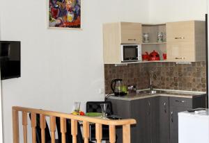 Guest House on Gia Abesadze Street