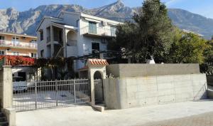 Apartments Lena Makarska