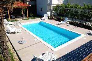 Filipovic Apartments with Pool - Biograd na Moru