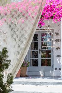 Sun Rock Boutique Suites Naxos Greece