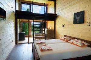 Pinus Villas Lodge with Private Jacuzzi & Phyto-Sauna Retreat