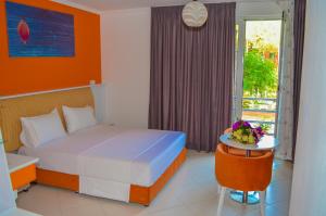 Hotel Monaco & Garden