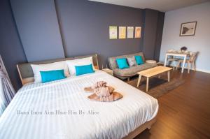 Baan Imm Aim Huahin by Alice