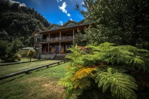 Mitico Puelo Lodge - Llanada Grande