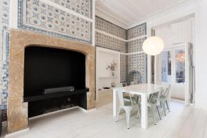 Baixa Tile Blue Two-Bedroom Apartment - by LU Holidays