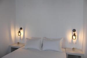 Studios Betty Milos Greece