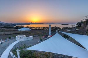 Aloni Cave House Milos Greece