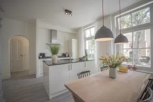 Luxury Upstairs & Downstairs Apartments - Zandvoort