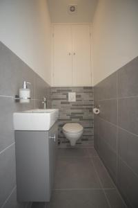 Luxury Upstairs & Downstairs Apartments