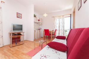 Apartment and Rooms SaNja Vodice